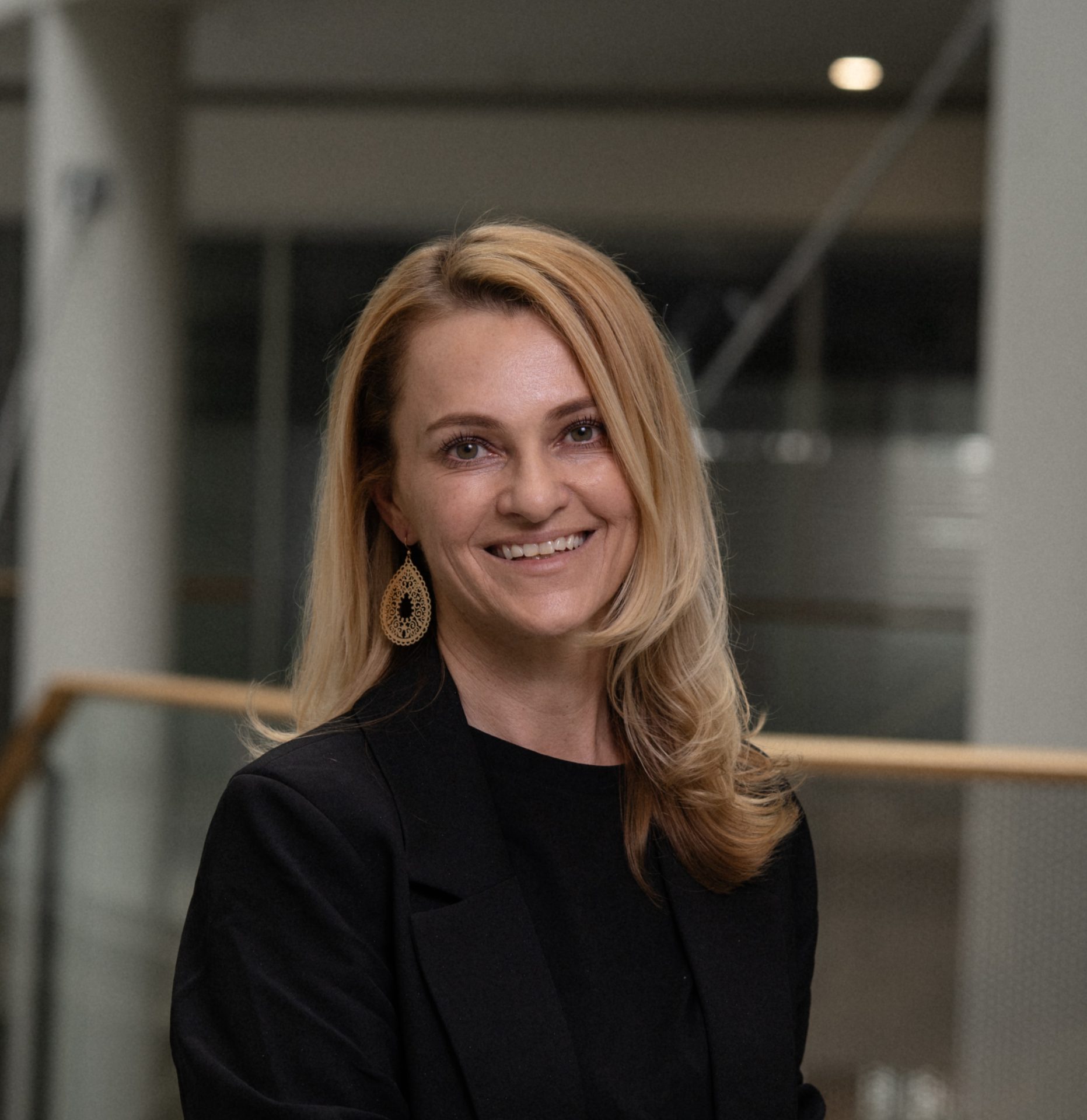 2026 04 15 Business Portrait Sandra 2341quadratisch