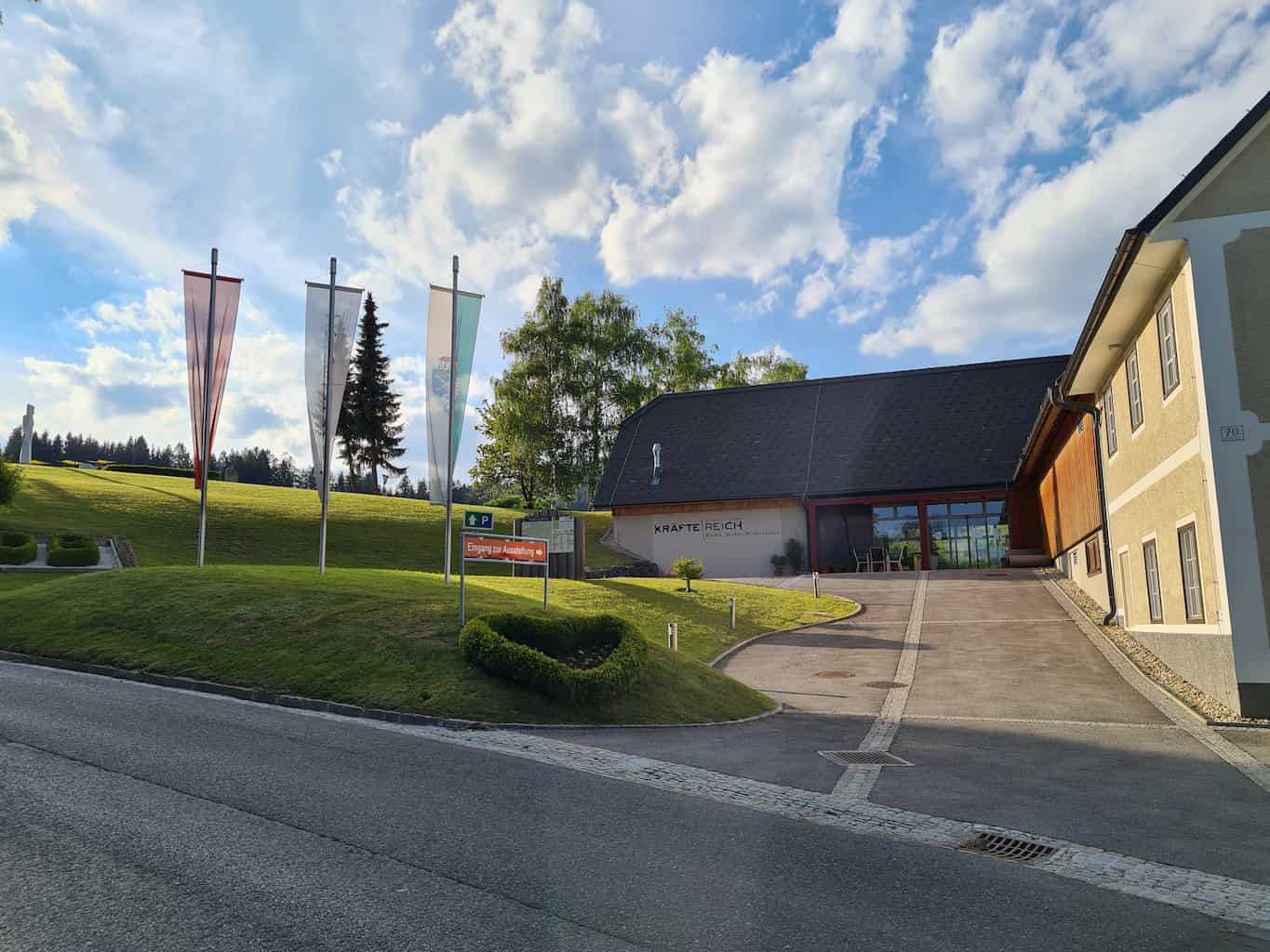 Das Kräftereich ist ein Ausflugsziel was sich dem Thema Kräfte widmet und ist in einem modernisiertem und ausgebauten Altbau angesiedelt