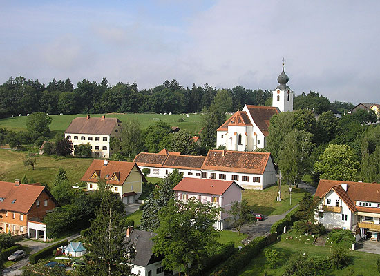 Blick auf die Kirche in St. Margarethen an der Raab